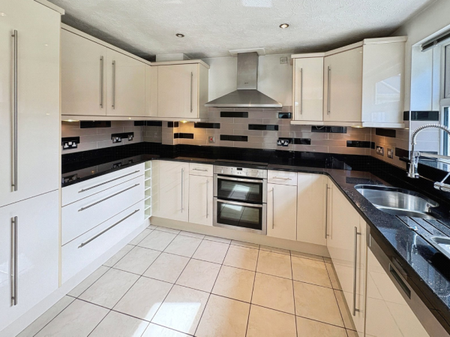 Turnpike Drive, Stratford-upon-Avon, CV37 - Photo 4