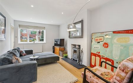 Long Lodge Drive, Walton-on-Thames, Surrey, KT12 - Photo 3