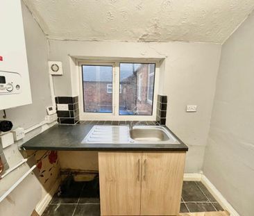 2 bedroom flat to rent - Photo 6