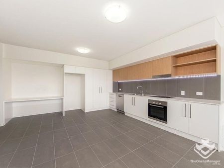 Modern Apartment and Contemporary lifestyle - Photo 4