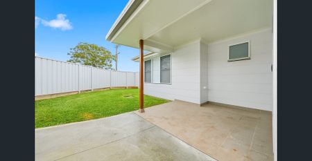 PERFECTLY PRESENTED HOME! - Photo 3