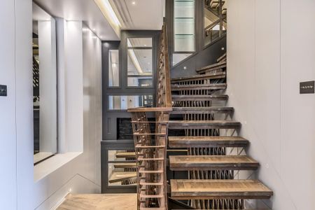 4 bedroom mews to rent - Photo 2