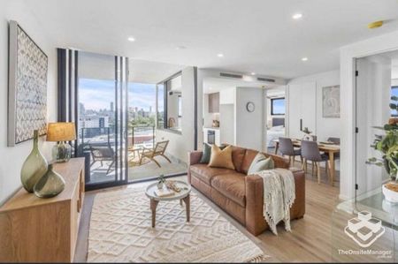 Large 2 Bedroom Apartments with Uninterrupted City Views - Photo 2