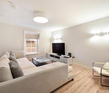 3 bedroom flat to rent - Photo 1