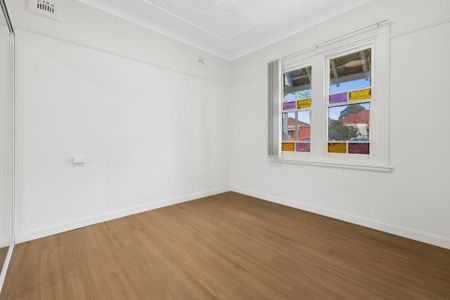 THREE BEDROOMS FAMILY HOME - Photo 3