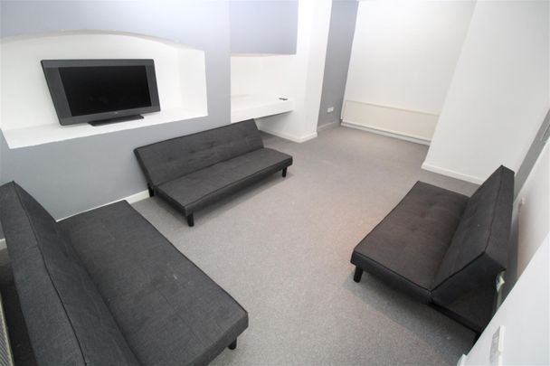 Room For Rent Park Street, Pontypridd - Photo 1