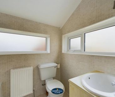 2 bedroom terraced house to rent - Photo 4