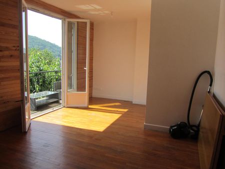 Location Appartement 4 pièces 80m² BORT LES ORGUES 19110 - Photo 2