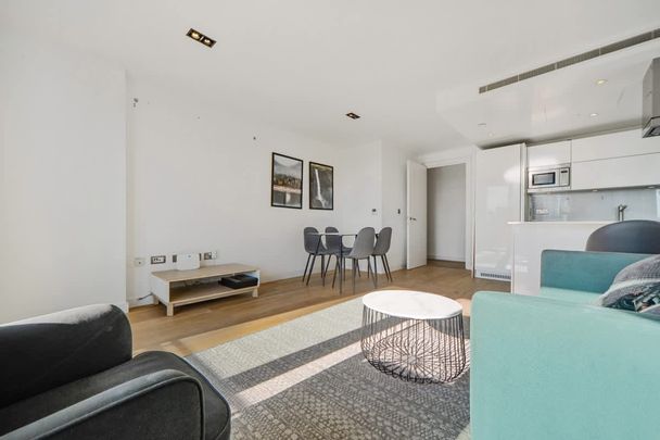 Avantgarde Tower, London, E1 - Photo 1