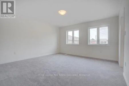 546 FIR COURT - Photo 5