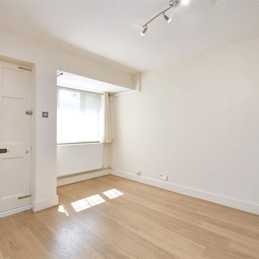 1 bedroom house - mid terrace - Photo 1