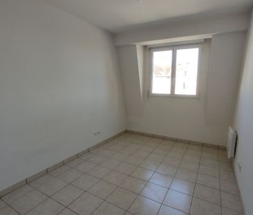 GRAND T2 DE 43 m² PROCHE PLACE DES CARMES - Photo 1