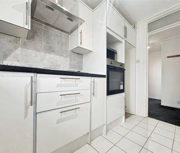 Sandown Close, Hounslow, TW5 9SG - Photo 5