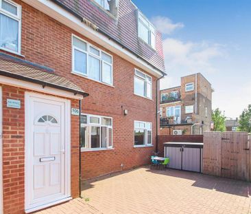 2 bedroom maisonette to rent - Photo 4