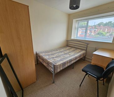 3 Bed Student Accommodation - Photo 2