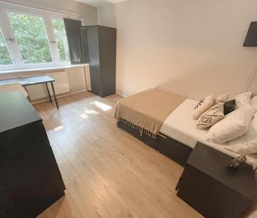 5 bedroom flat to rent - Photo 6