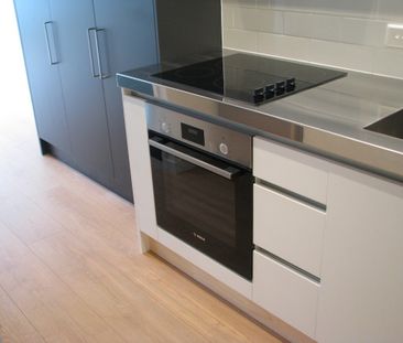 Auckland City Apartment - Fully Furnished - Photo 3