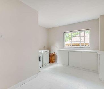 Green Lane, Churt, Farnham, Surrey, GU10 - Photo 2