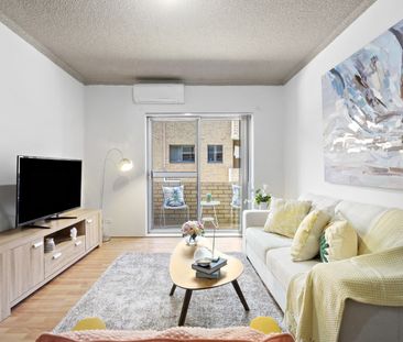 Bright 2 Bedroom Unit - Photo 4
