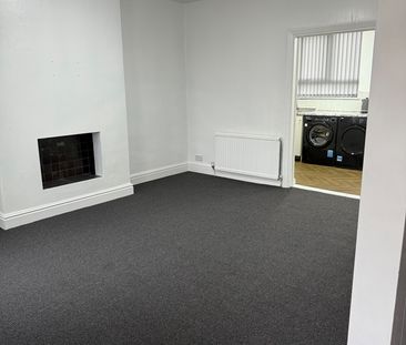 3 Bed Terraced House, Whites Lane, S2 - Photo 2