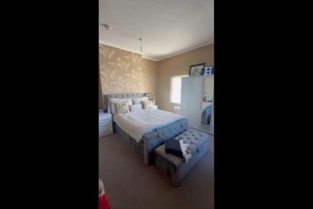 6 Bed Detached House, Birmingham Road, B70 - Photo 2