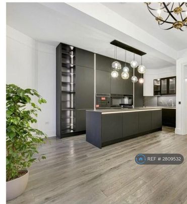 4 bedroom flat to rent - Photo 1