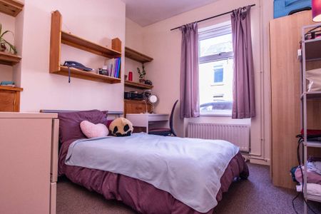 Cosy 5 bedroom house on Coburn Street - Photo 2