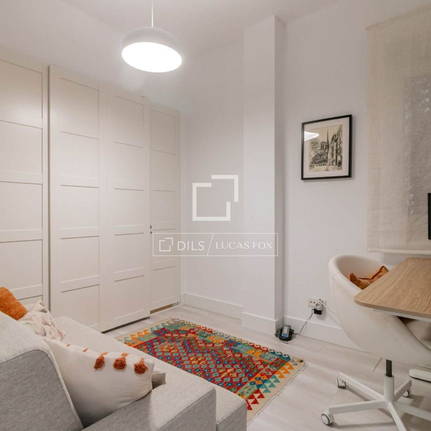 Excellent 2 Bedroom apartment for rent in Trafalgar, Madrid - Photo 1