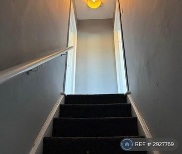 2 bedroom semi-detached house to rent - Photo 2