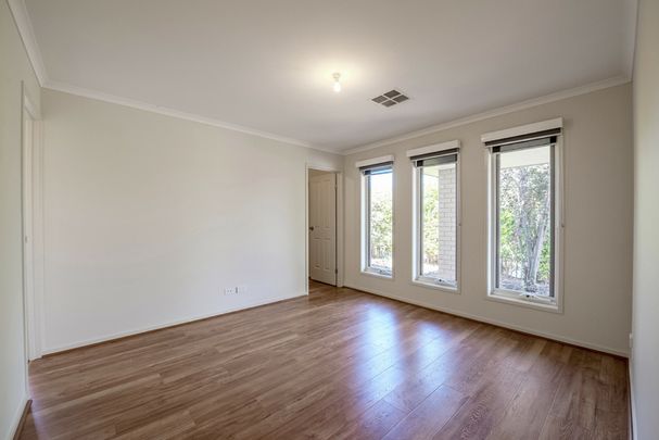 Stylish and Spacious Family Home - Photo 1