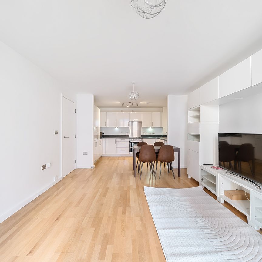 Parkside Avenue, London, SE10 flat to rent - Photo 1