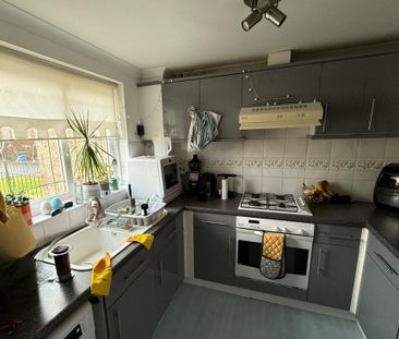 2 bedroom terraced house to rent - Photo 2