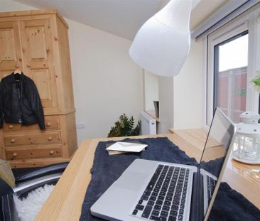 5 bedroom flat to rent - Photo 1