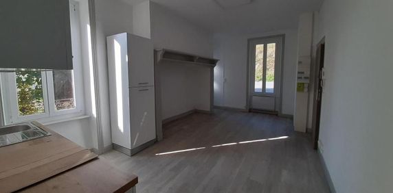 Location Appartement 1 pièce 28m² BORT LES ORGUES 19110 - Photo 2