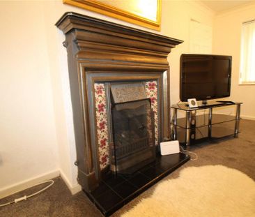 4 bedroom semi-detached house to rent - Photo 4