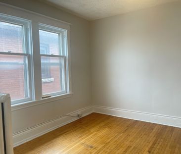 For Lease - 985 Main Street Unit# 3, Hamilton, Ontario - Photo 3