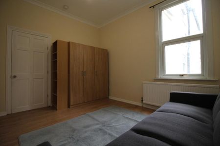 4 bedroom terraced house to rent - Photo 2