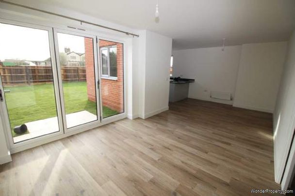 4 bedroom property to rent in Colchester - Photo 1