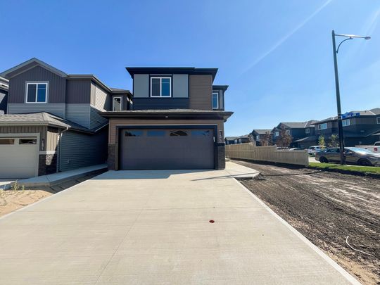 Spacious 4 Bedroom, 2.5 Bath Home With Attached Garage - Photo 1