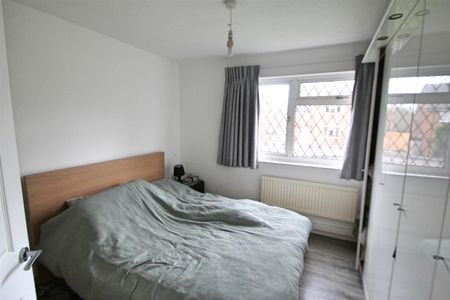 1 bed flat to rent in Vega Road, Bushey, WD23 - Photo 2