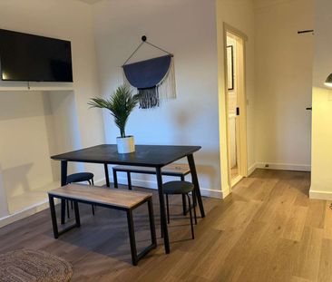 Church Street West Room 2 - Photo 1