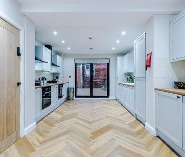 1 bedroom in a house share to rent - Photo 3