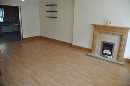 2 bedroom barn conversion to rent - Photo 2