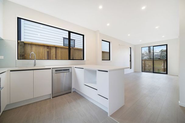 Brand-New 2-Bedroom Townhouse in Onehunga - Photo 1
