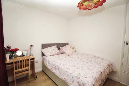 4 bedroom semi-detached house to rent - Photo 4