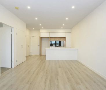 “Light-filled residence in Thornton Estate” - Photo 2