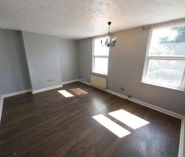 3 bedroom terraced house to rent - Photo 6