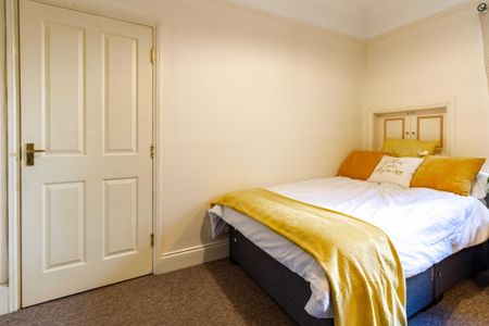 Room 1 - Photo 5