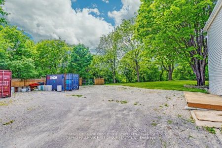 For Lease - 26 Whiting Avenue Unit# Main & 2nd Level, Oshawa, Ontario - Photo 3