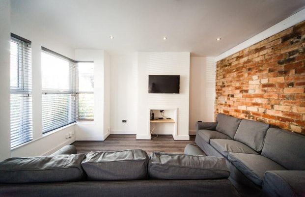 6 bedroom terraced house to rent - Photo 1